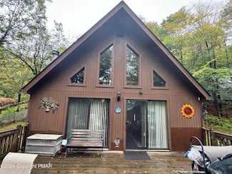 126 Fly Rod Ct, Pocono Lake, PA 18347