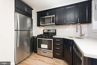 1243 N 2nd St Unit 2, Philadelphia, PA 19122