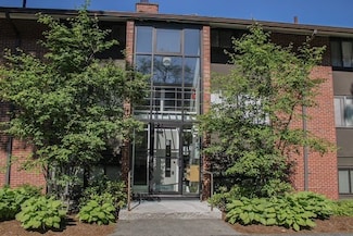 1 Longwood Dr Unit 4, Andover, MA 01810
