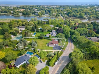 112 Cobb Rd, Water Mill, NY 11976