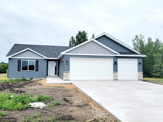 357 Cedar Trail Dr, Le Sueur, MN 56058