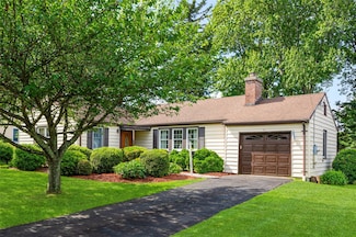 16 Ria Dr, White Plains, NY 10605