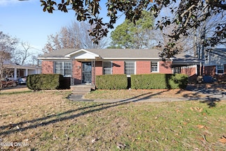 21 Waverly Dr, Jackson, TN 38301