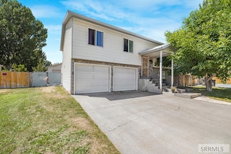 867 Coachman Dr, Idaho Falls, ID 83402