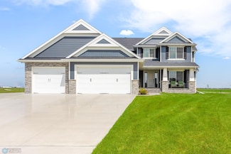 4533 38 1 2 Ave N, Fargo, ND 58102