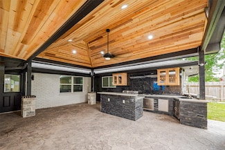 238 E Edgebrook Dr, Houston, TX 77034