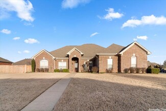 2010 Monticello Dr, Benton, AR 72019