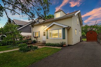 26585 W Maple St, Antioch, IL 60002