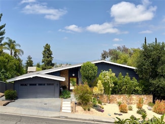 21815 Ambar Dr, Woodland Hills, CA 91364
