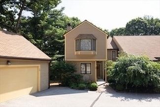 38 Bentwood Dr, Sturbridge, MA 01566