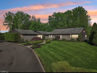 15 Laurie Ct, Scotch Plains, NJ 07076