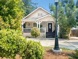 1446 S Court St, Visalia, CA 93277