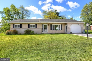 202 Hillcrest Dr, New Cumberland, PA 17070