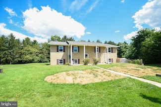 18130 Clearway Dr, Hagerstown, MD 21740