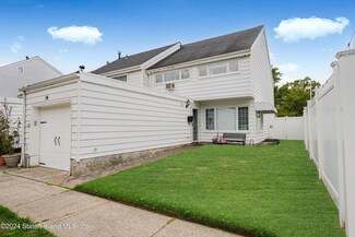 14 Hampton Green, Staten Island, NY 10312