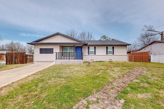 888 Volney Dr, Terrell, TX 75160