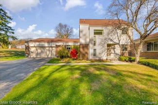 5415 Fairway Ln, West Bloomfield, MI 48323