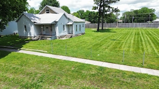 1121 E Thoman St, Springfield, MO 65803