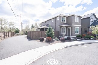 3120 SW 28th St, Redmond, OR 97756