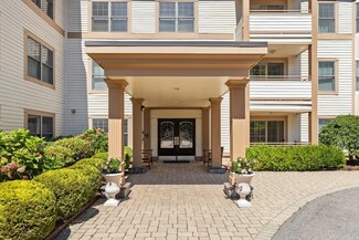 12 Russell Rd Unit 303, Wellesley, MA 02482