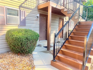 147 Ashley Dr, Fairview Heights, IL 62208