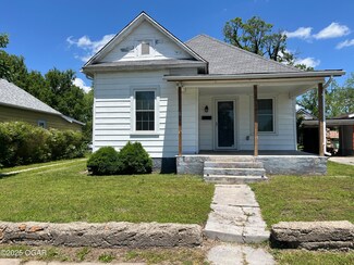 1519 Nelson St, Webb City, MO 64870