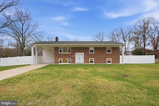 2525 Ryce Dr, Waldorf, MD 20601