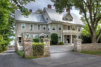 360 Gibbs Ave Unit 1, Newport, RI 02840