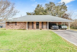 104 S William Dr, Lafayette, LA 70506