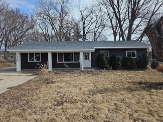 10001 Redwood St NW, Coon Rapids, MN 55433