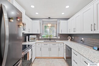 8513 S 143rd St, Omaha, NE 68138