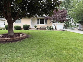 1628 Hammond Ave, Waterloo, IA 50702