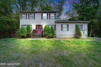 184 Regent St, Bushkill, PA 18324