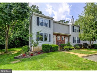 32 Dogwood Ct, Jamesburg, NJ 08831