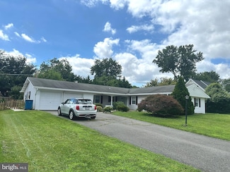 4221 Peekskill Ln, Fairfax, VA 22033