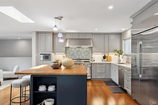 580 Bolinas Rd, Fairfax, CA 94930