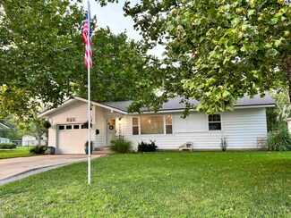 516 N Hartup St, McPherson, KS 67460