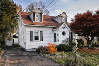 19 Lakeview Ave, Hamden, CT 06514