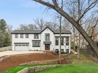 16 W Birchwood Ave, Hinsdale, IL 60521