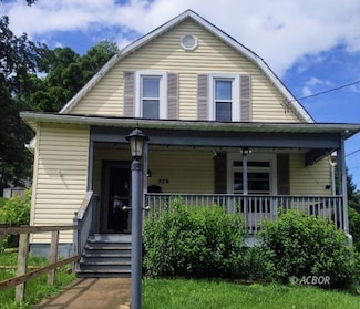 376 W Franklin St, Nelsonville, OH 45764