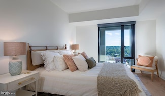 4710 Elm St Unit 2B-E-2902, Bethesda, MD 20814