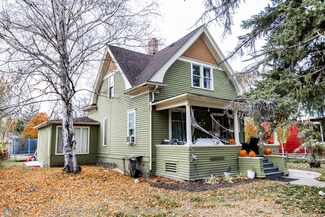 807 4th St S, Moorhead, MN 56560