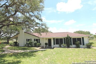 137 Big Oak Dr, Adkins, TX 78101