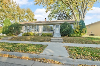 851 5th Ave S, South Saint Paul, MN 55075