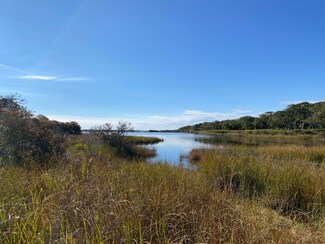2 Swan Neck Rd, Edgartown, MA 02539