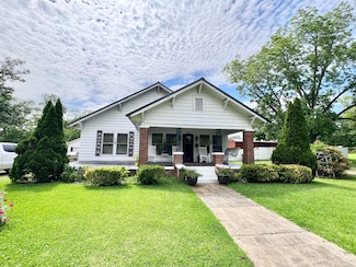 208 2nd St NW, Reform, AL 35481