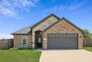 709 Coblestone Cir, Gun Barrel City, TX 75147