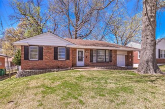 9427 Yorktown Dr, Saint Louis, MO 63137