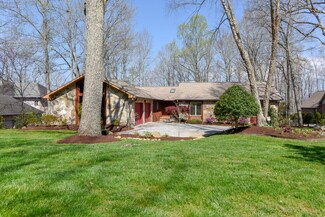 150 Whippoorwill Dr, Oak Ridge, TN 37830