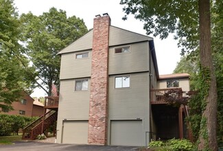 77 Spyglass Hill Dr Unit D, Ashland, MA 01721